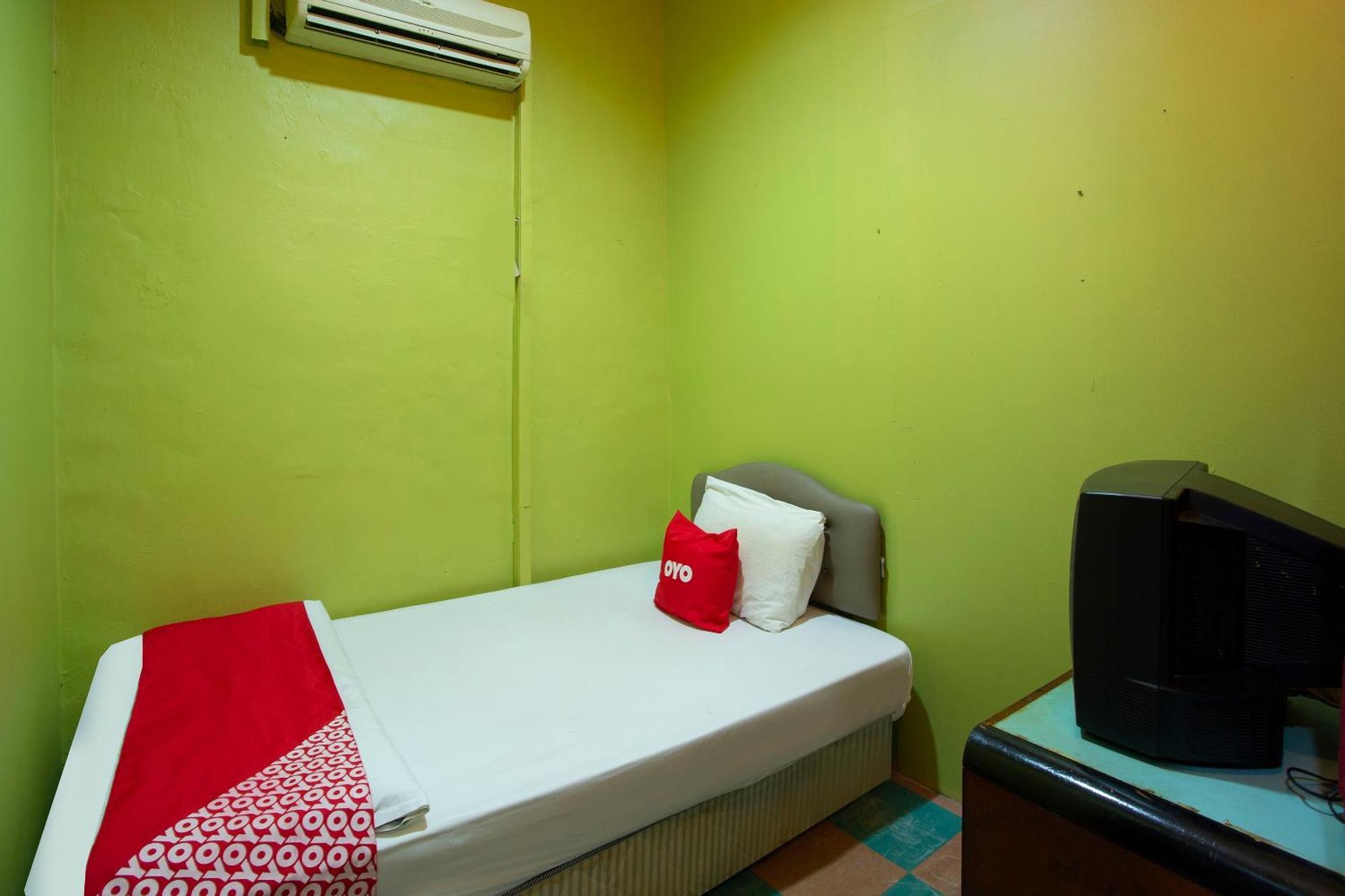 SPOT ON 90137 Casavilla Hotel Pudu Kuala Lumpur Esterno foto