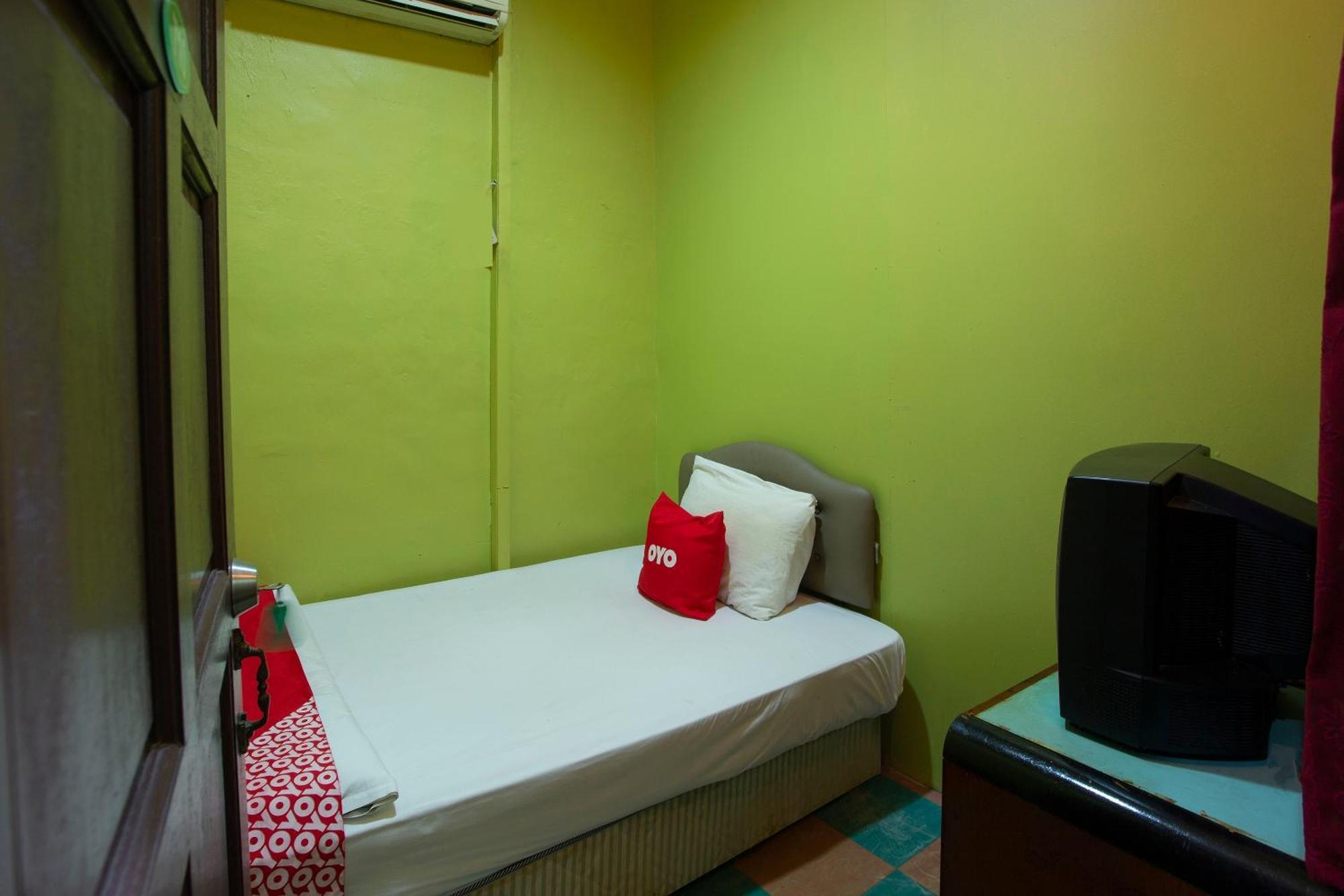 SPOT ON 90137 Casavilla Hotel Pudu Kuala Lumpur Esterno foto