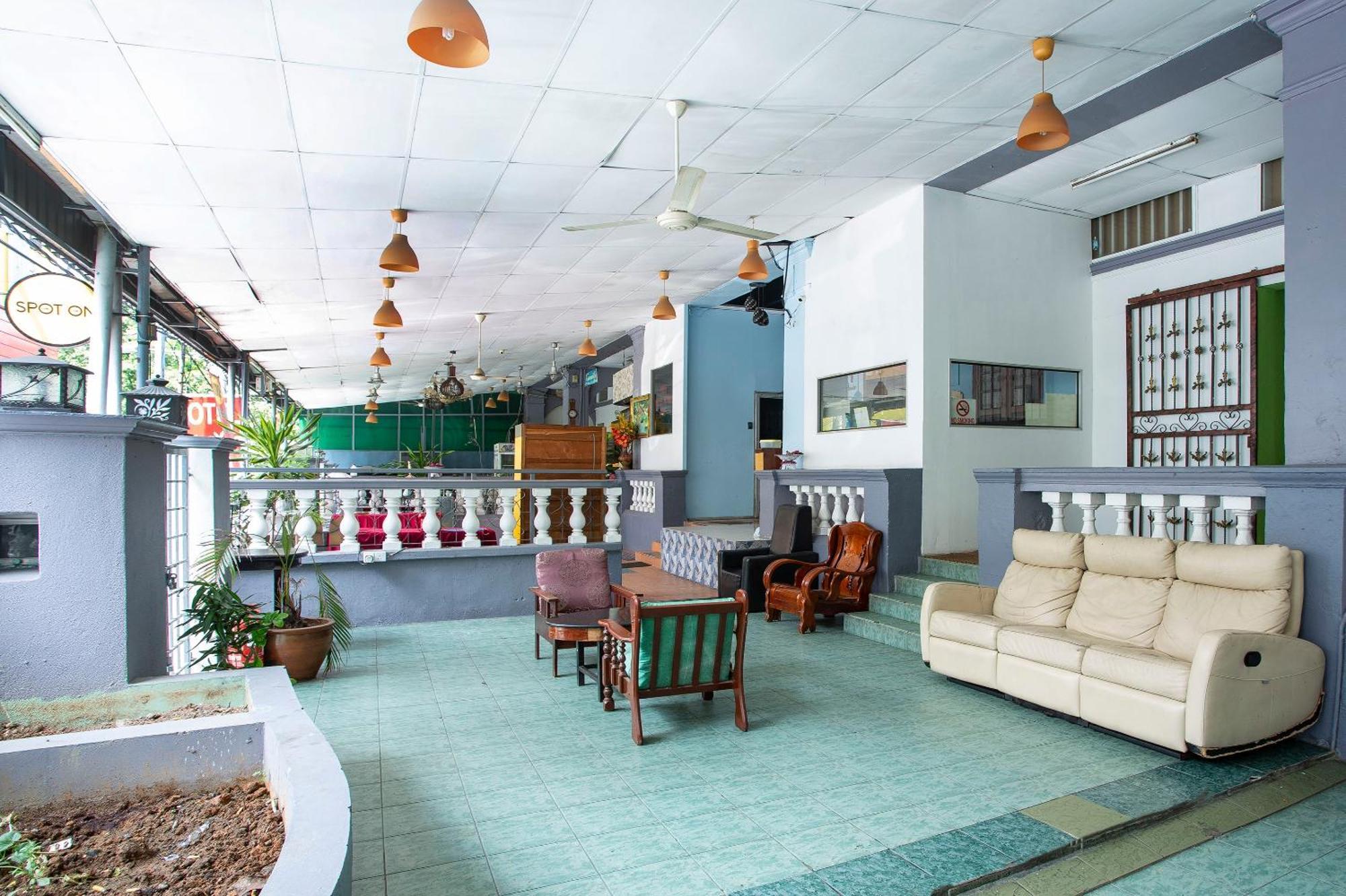 SPOT ON 90137 Casavilla Hotel Pudu Kuala Lumpur Esterno foto