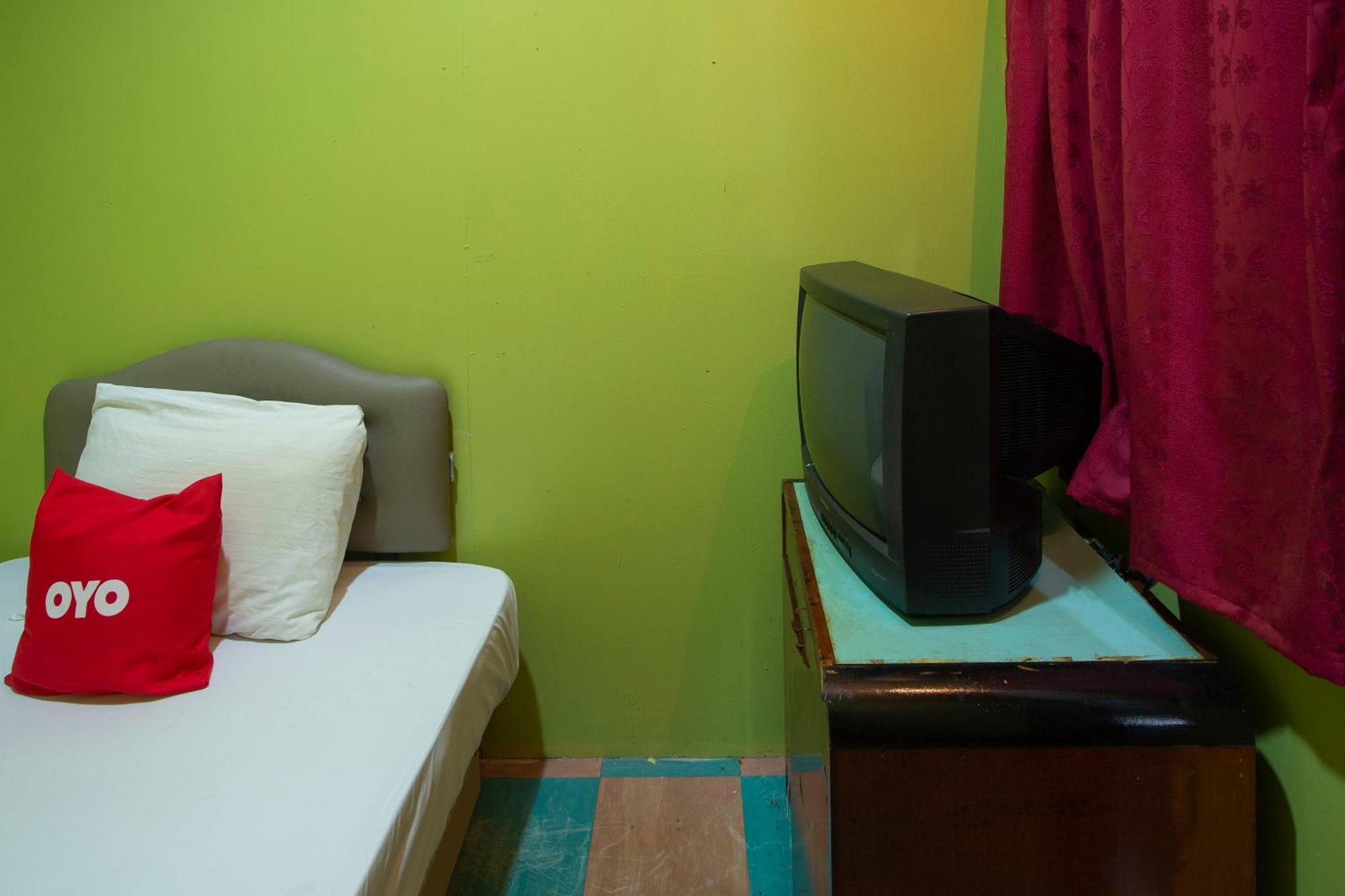 SPOT ON 90137 Casavilla Hotel Pudu Kuala Lumpur Esterno foto
